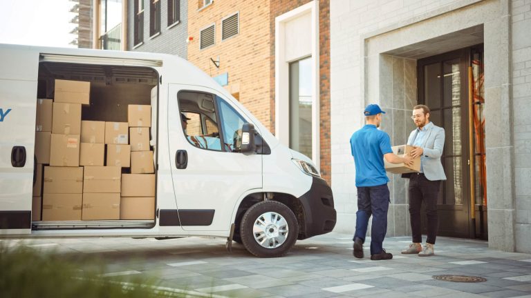 Optimizing Your Logistics: How Shipping and Courier Services Work Together Effectively