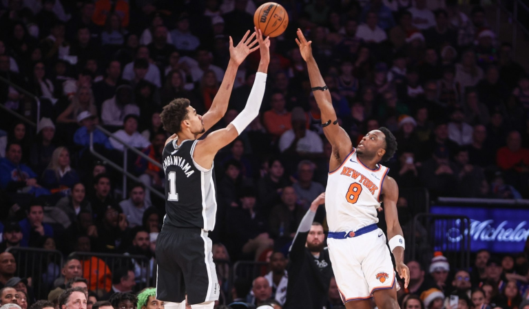 Interactive Features Enhance Viewer Participation During Live Sports Streaming Sessions