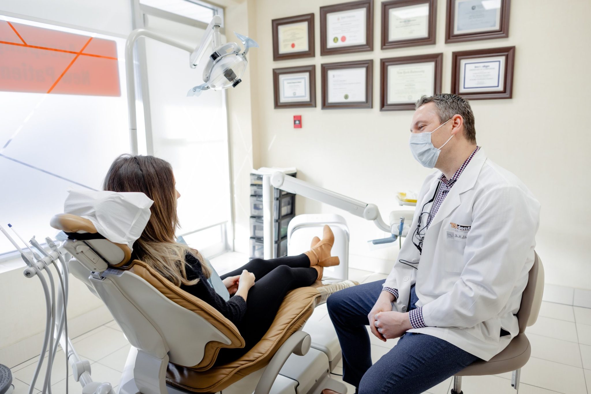 How Your Chewing Side Preference Creates Uneven Dental Wear and Affects Long-Term Jaw Balance